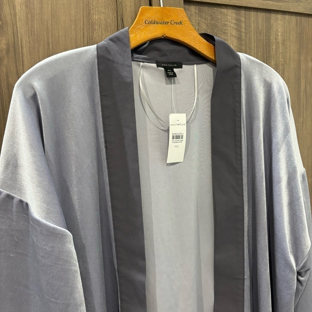 NWT Ann Taylor Kimono M/L Velvet Tonal Trim Purple - Picture 6 of 12